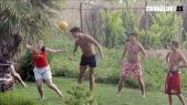Cristiano Ronaldo jugando a futbol con sus amigos