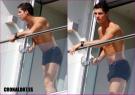 Cristiano Ronaldo asomado al balcón